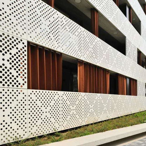 外墻圓孔鋁單板 廣東德普龍建材引領建筑裝飾新風尚